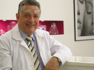 MUDr. Svatopluk Svoboda, jeden z nejzkušenějších praktiků mezi plastickými chirurgy